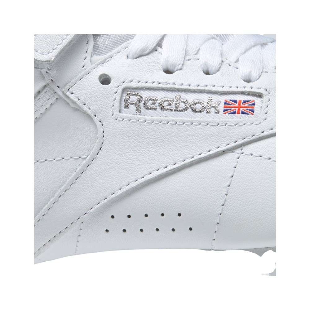 A la última, en tendencia y de moda: descubre nuestra popular silueta Freestyle Hi en colores atemporales. image number 7