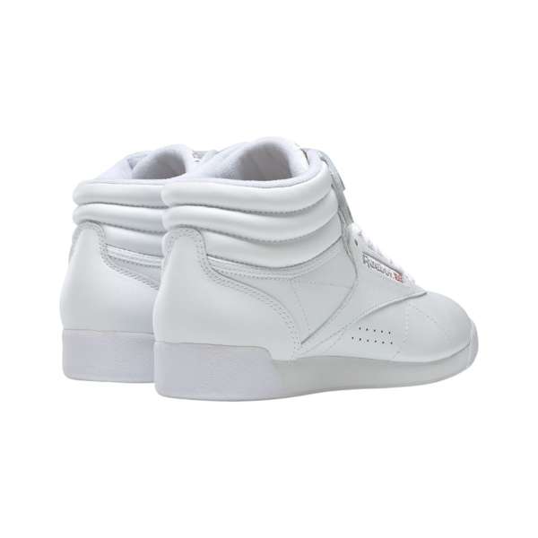 Tenis Freestyle Hi A la última, en tendencia y de moda: descubre nuestra popular silueta Freestyle Hi en colores atemporales.