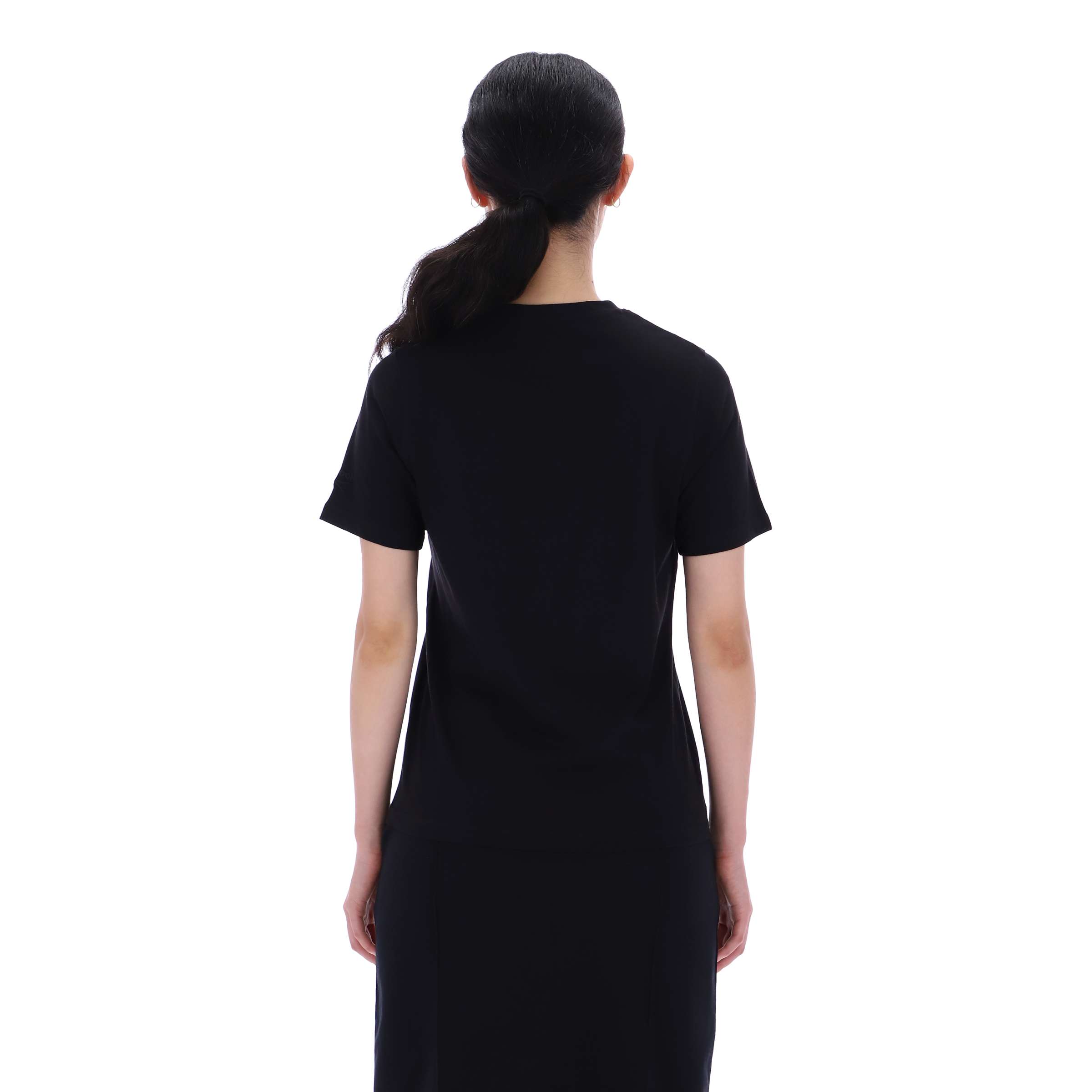 Playera Lilian logo bordado cuello redondo