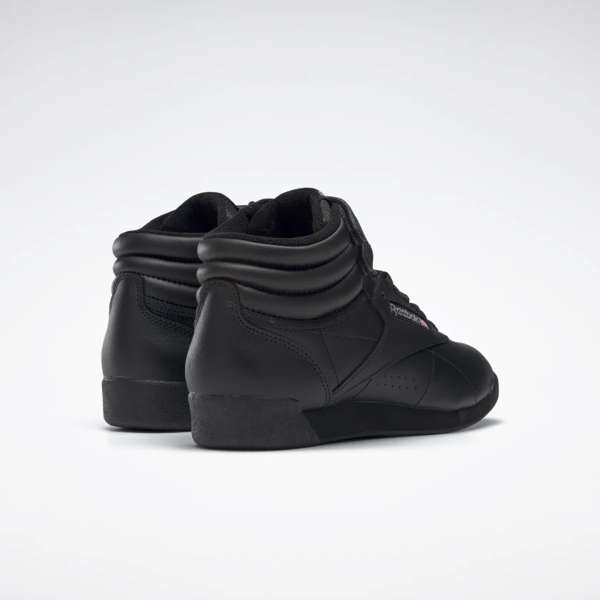 Tenis Freestyle Hi A la última, en tendencia y de moda: descubre nuestra popular silueta Freestyle Hi en colores atemporales.