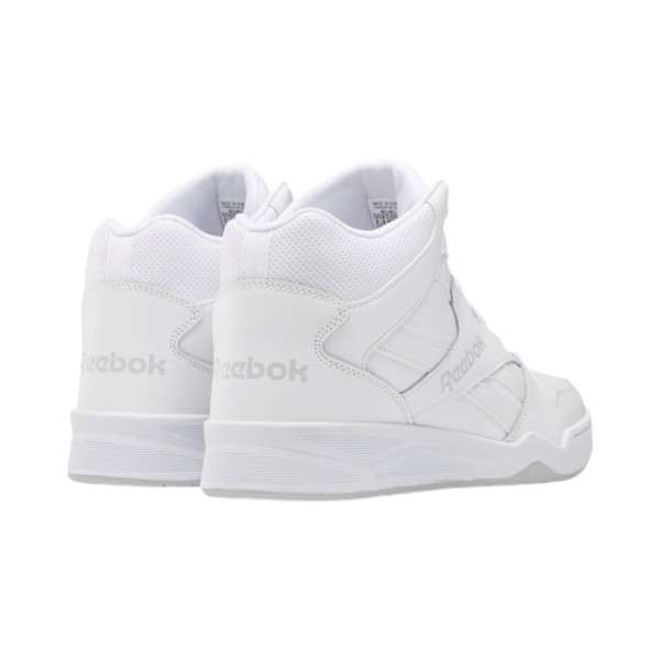 Los tenis altos est&aacute;n grabados con letras de oro en la tradici&oacute;n del basquet. Estos zapatos Reebok se mantienen fieles a ese estilo ic&oacute;nico. image number 1