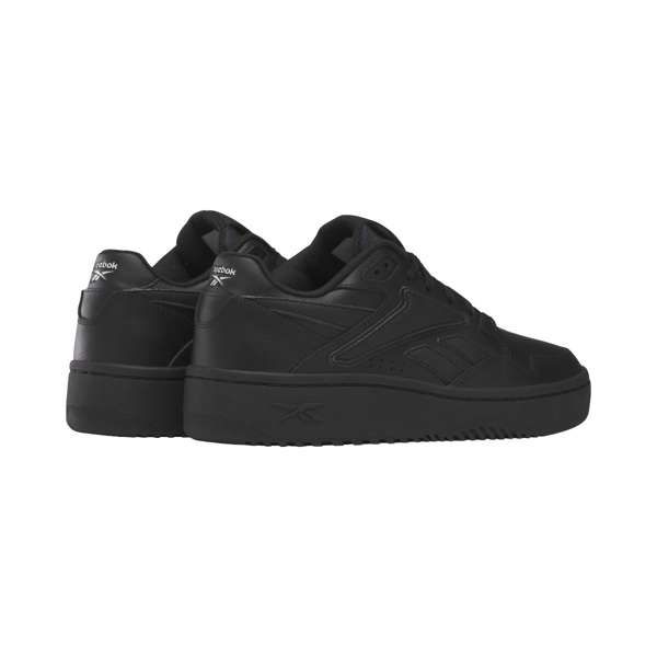 Tenis ATR Chill Inspirados en el legado de Reebok de los años 90, reinventan un estilo clásico de baloncesto con una parte superior de cuero suave.