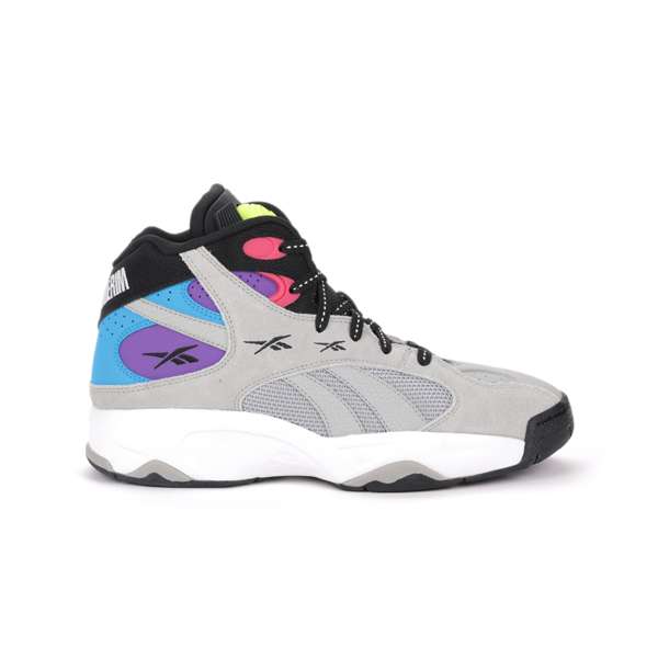 Tenis ATR Pump Vertical El modelo Pump Vertical, lanzado originalmente en 1993, formaba parte de la legendaria línea Above the Rim de Reebok.