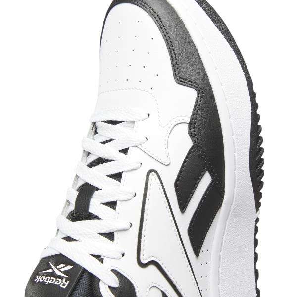 Inspirados en el legado de Reebok de los años 90, reinventan un estilo clásico de baloncesto con una parte superior de cuero suave. image number 4