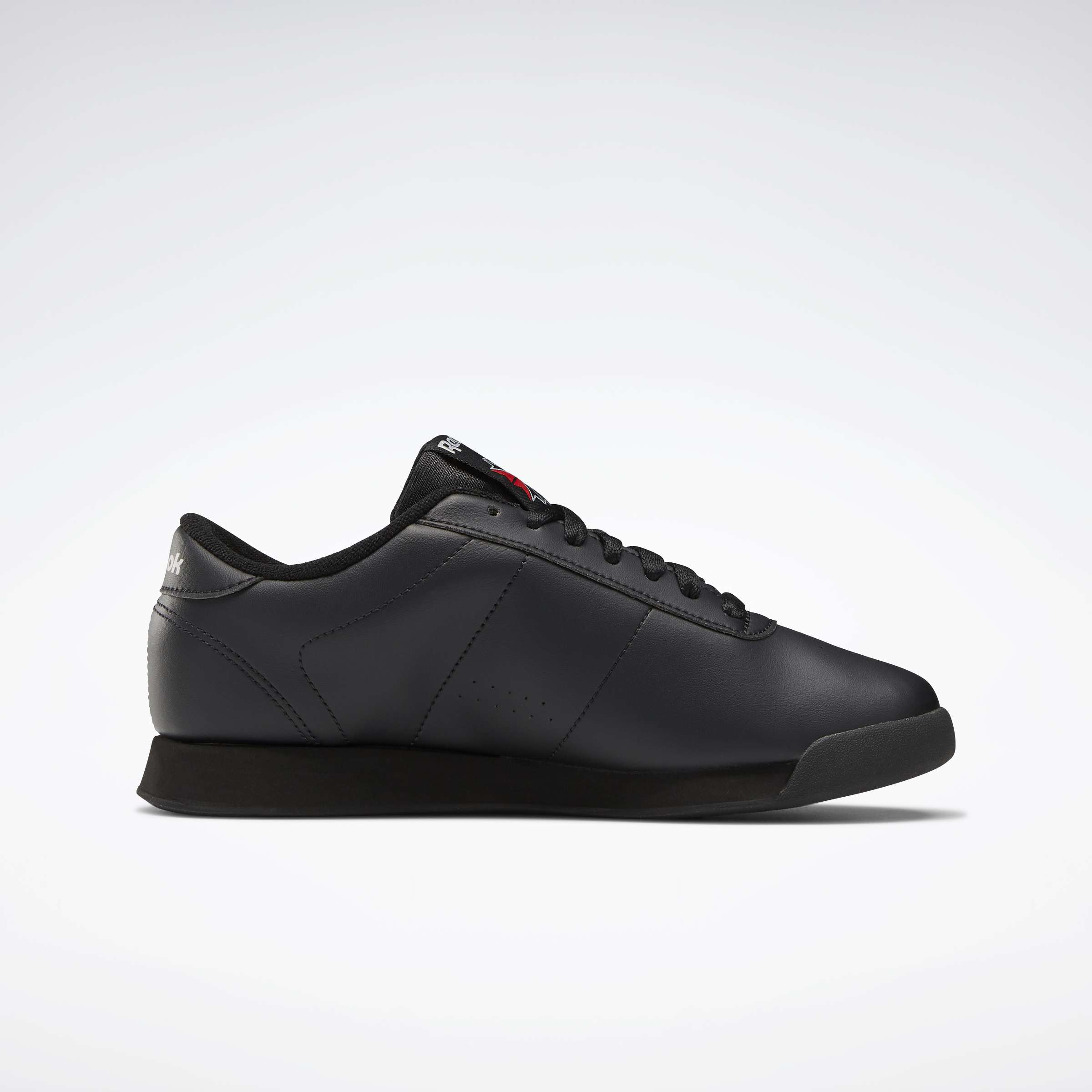 Amortiguación clásica. Parte superior elegante. El logo atemporal. Disfruta del estilo sutil de este clásico tenis Reebok para mujer.