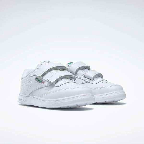 Únete al club: esta versión miniatura de los Club C originales homenajea al clásico modelo de tenis con un diseño elegante. image number 2