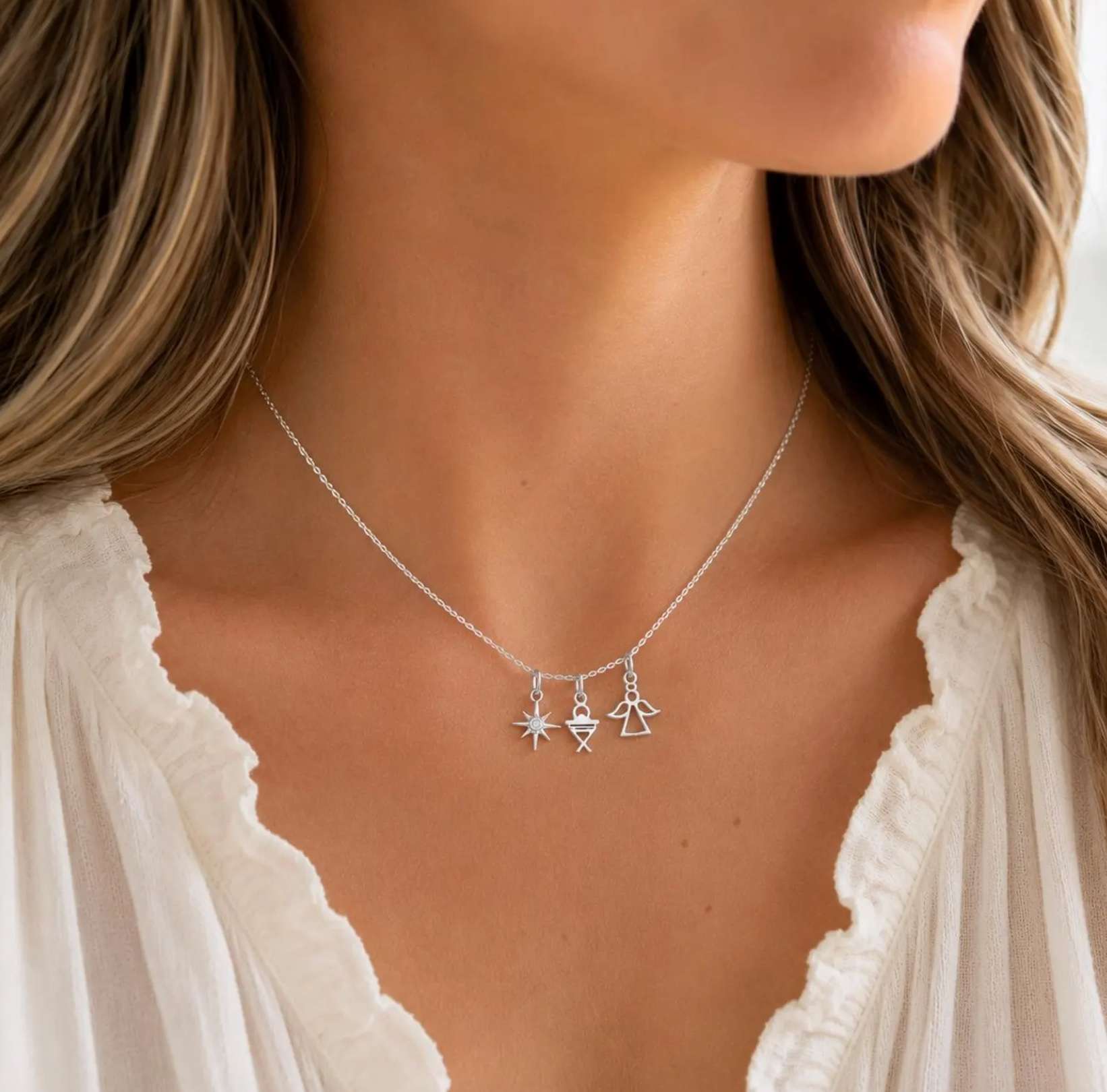 Nativity Three Charm Necklace, , large image number 4