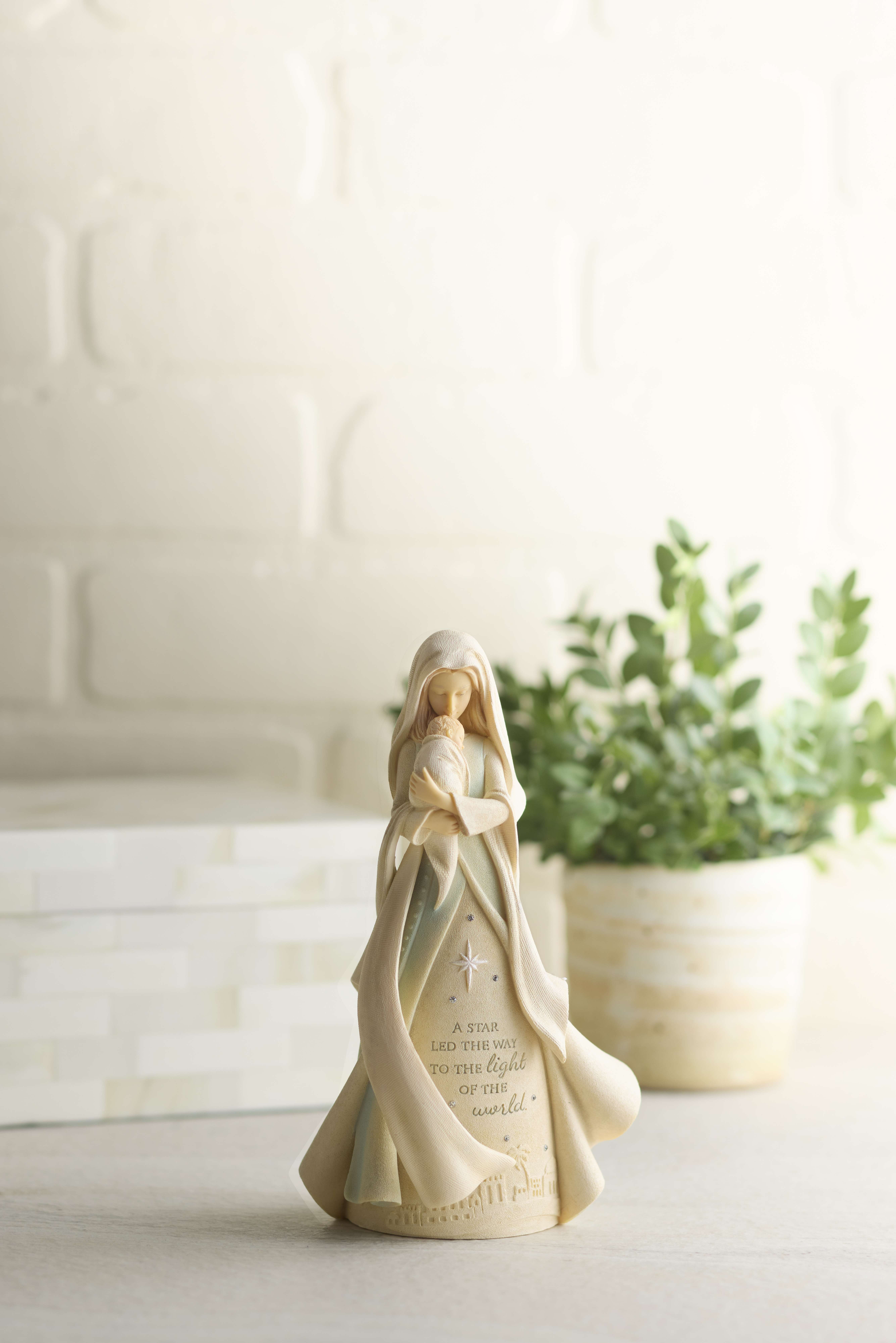 Mary with Baby, Star Led the Way Figurine, , large image number 4