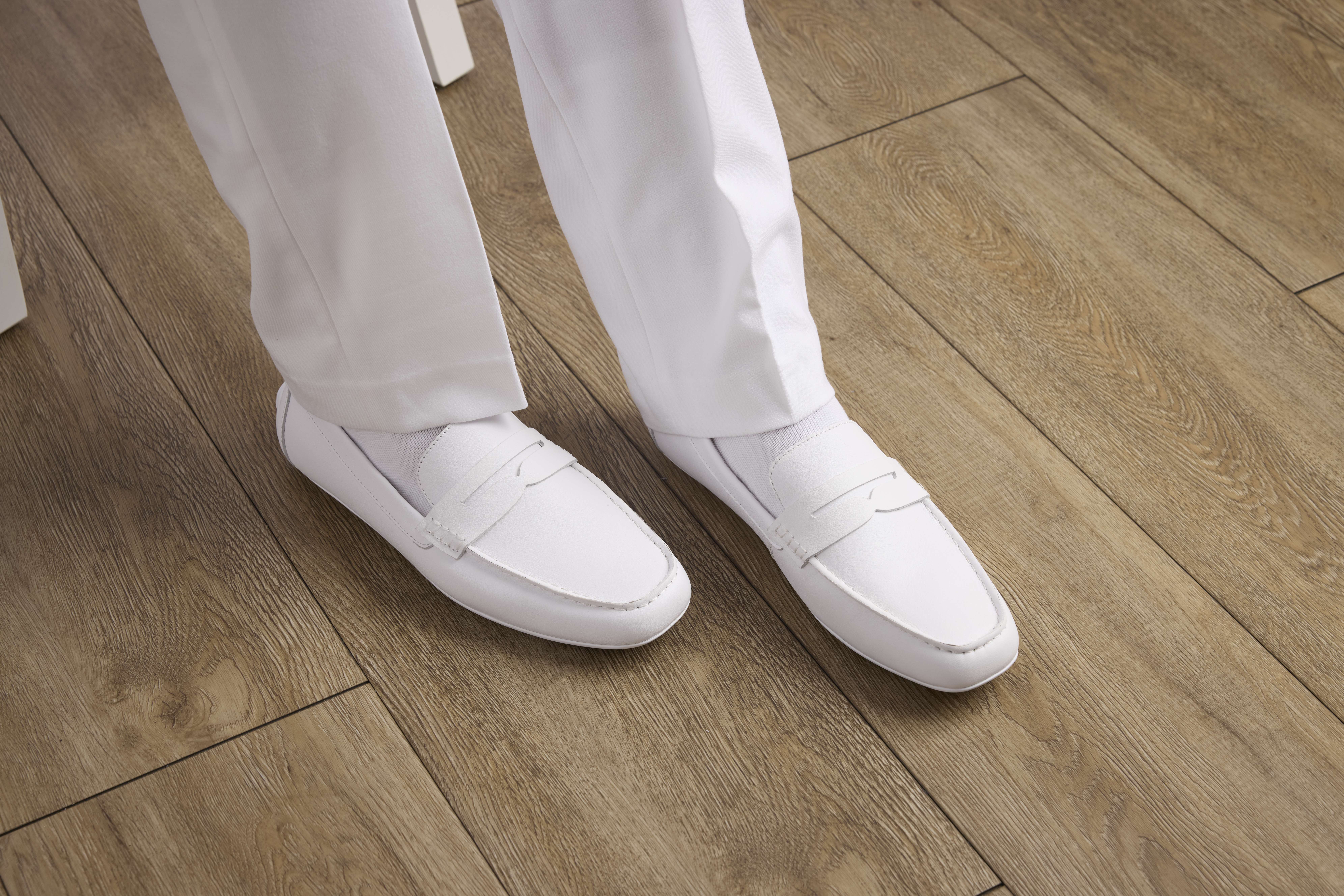 Men's White Leather Loafer Temple Shoe, , large image number 4