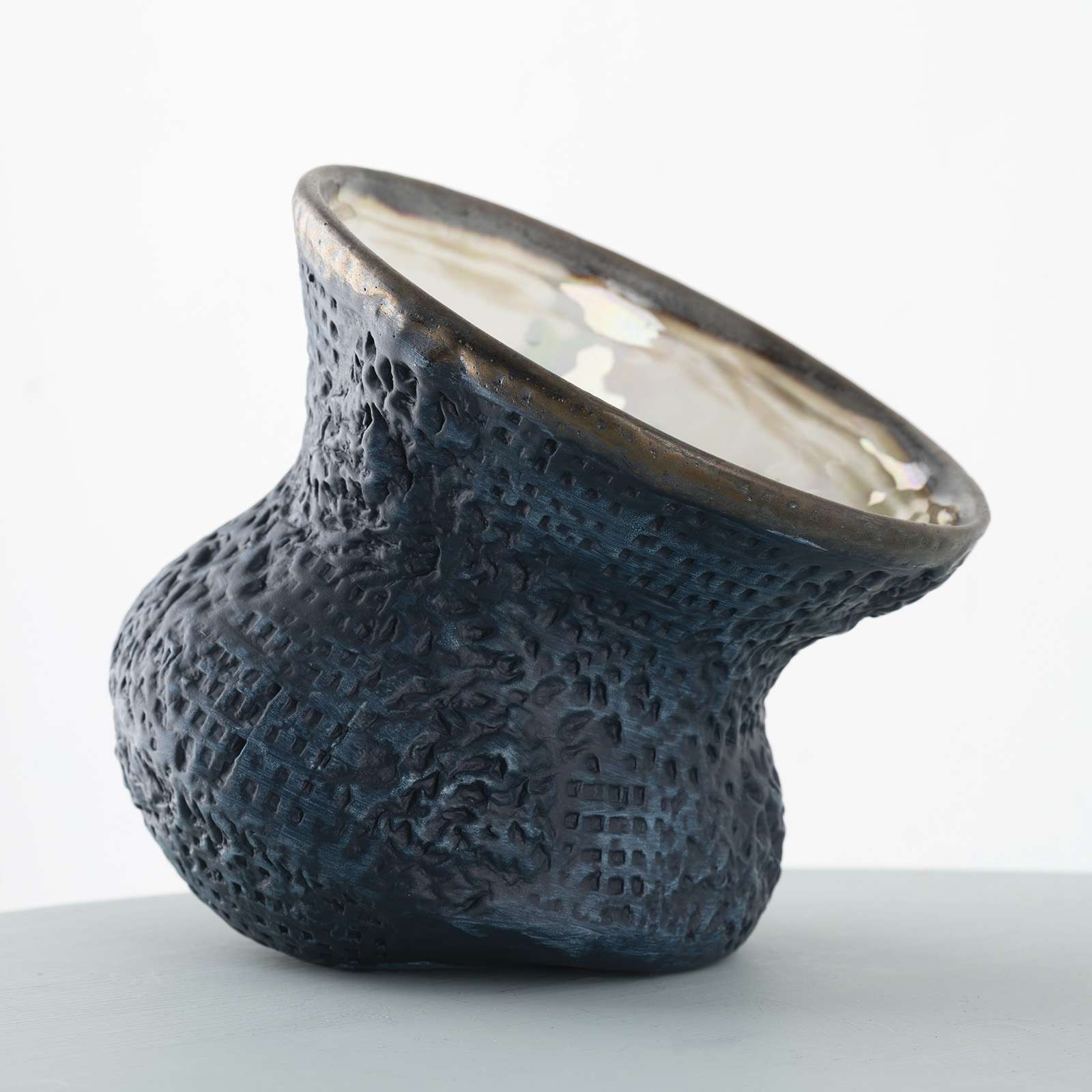 He Looketh on the Heart Vase, , large image number 3