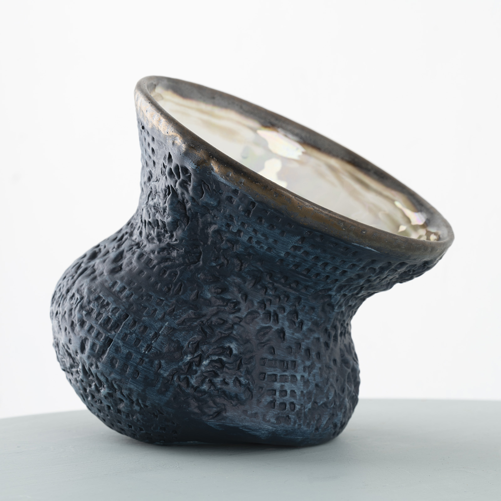 He Looketh on the Heart Vase, , large image number 3