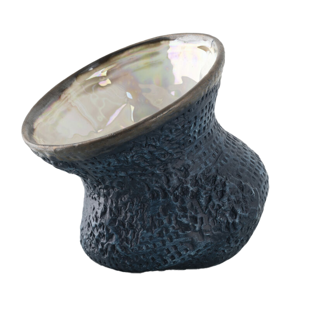 He Looketh on the Heart Vase,  He Looketh on the Heart Vase