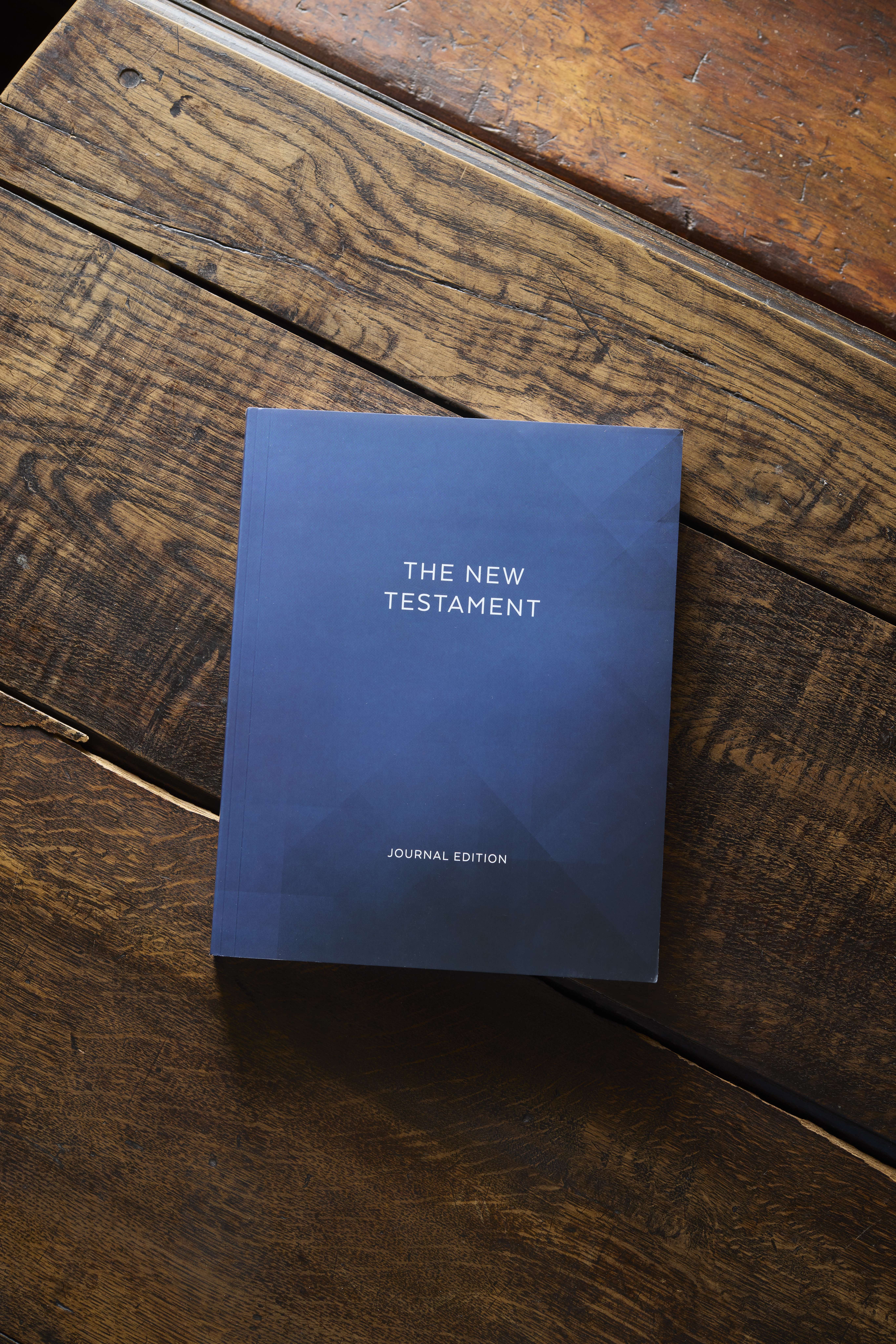 The New Testament, Journal Edition, Large Print Blue (Lined), , large image number 5