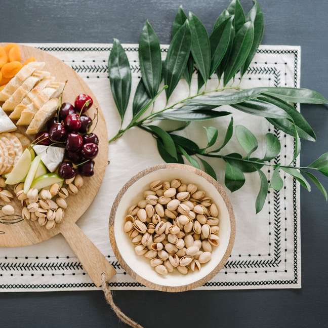 Olive Branch Table Runner, , large image number 1