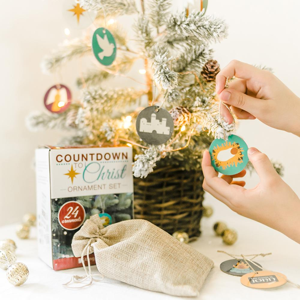 Countdown to Christmas Ornament Set
