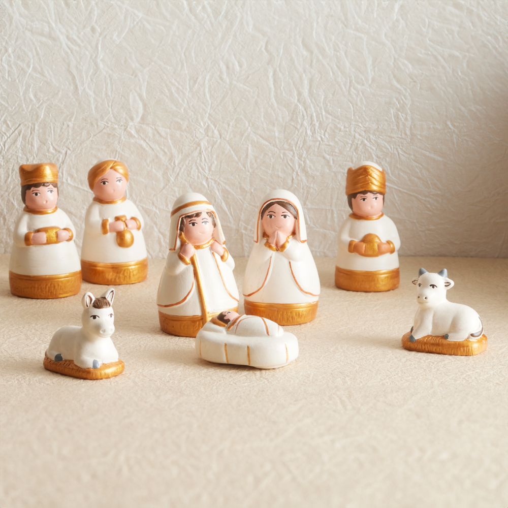 Peruvian White and Gold Nativity