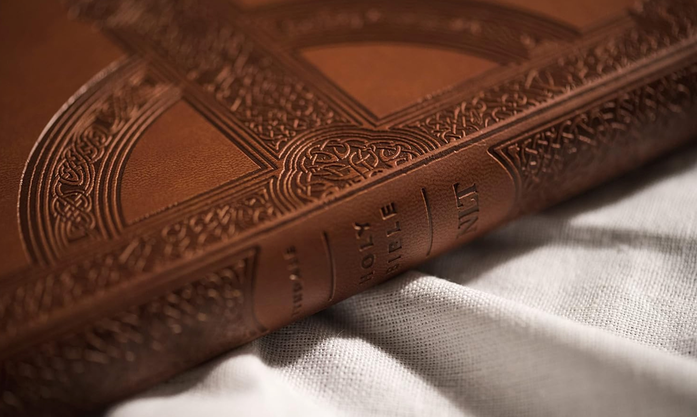 NLT Large Print Premium Value Thinline Bible, Faux Leather, Brown Celtic Cross, , large image number 3