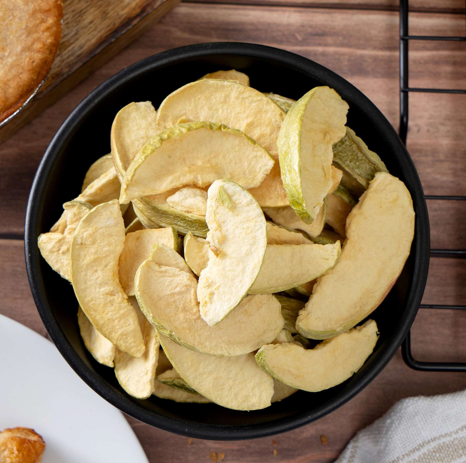 Simple Kitchen Freeze-Dried Sweet Apples Single Pouch, , large image number 2