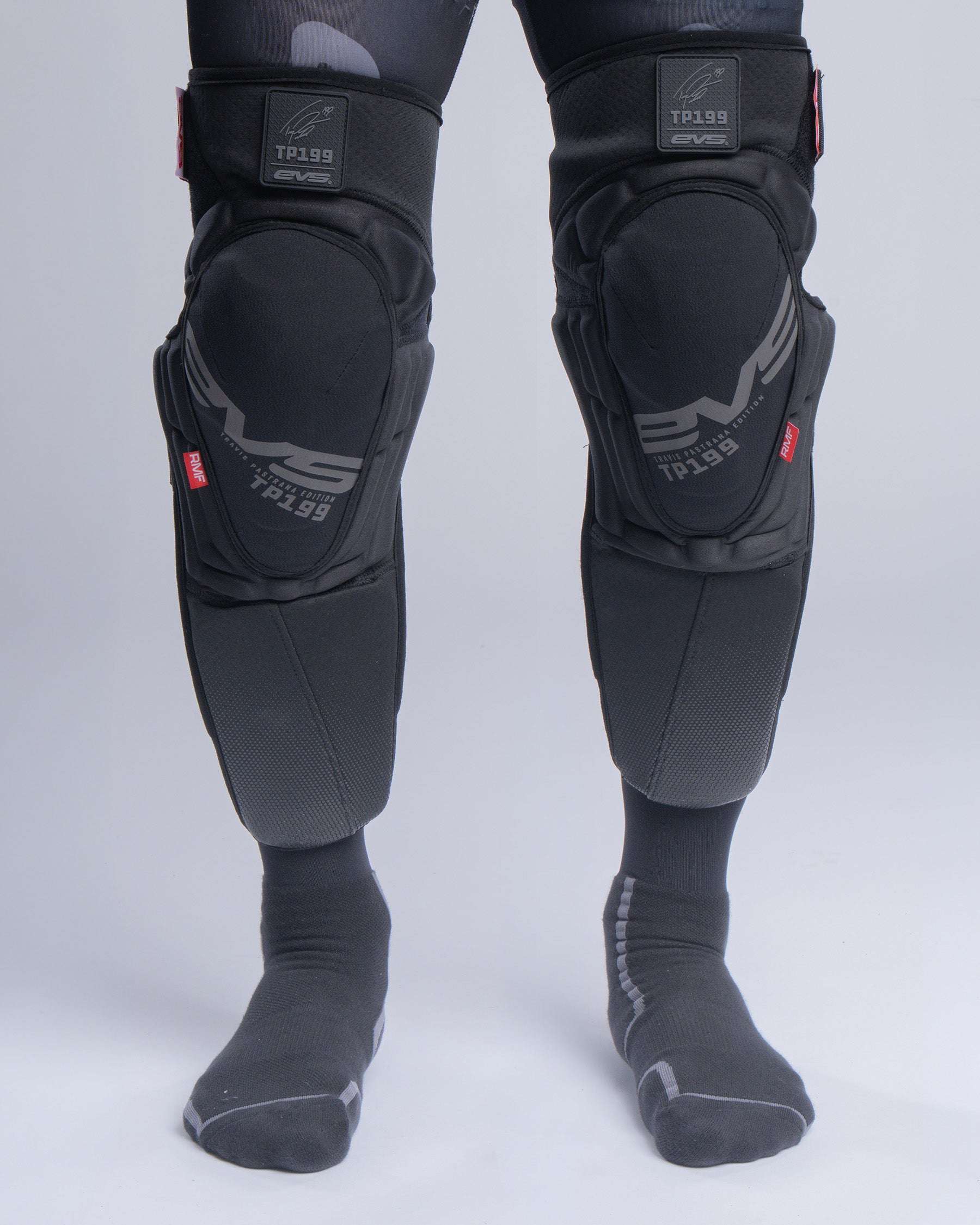 EVS TP199 Blackout Knee Guard