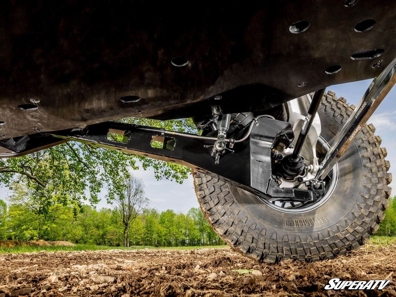 SuperATV Can-Am Maverick X3 64" à bras oscillants arrière à garde au sol élevée