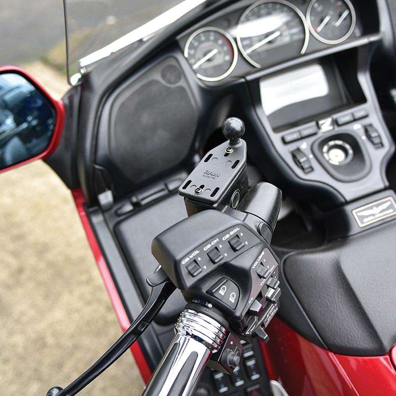 Base de couvercle de réservoir de frein/embrayage de moto RAM Mounts avec boule
