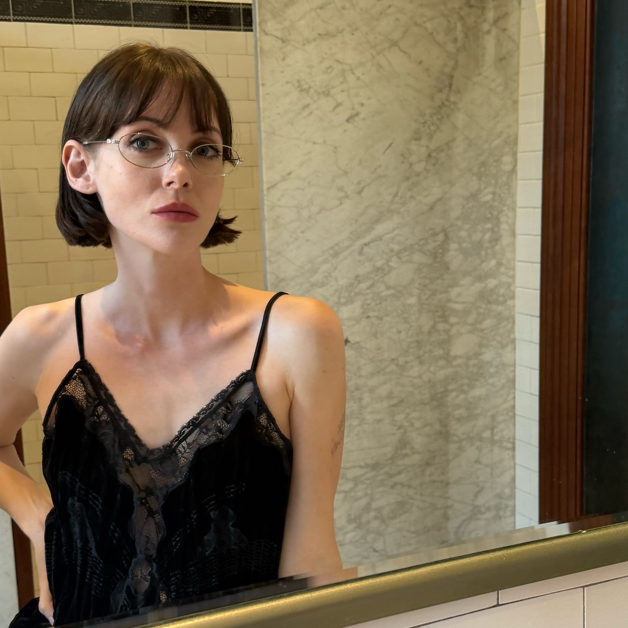 Peggy - Silver Glasses 