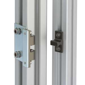 30/40 Series Magnetic Catch Mount - In Use